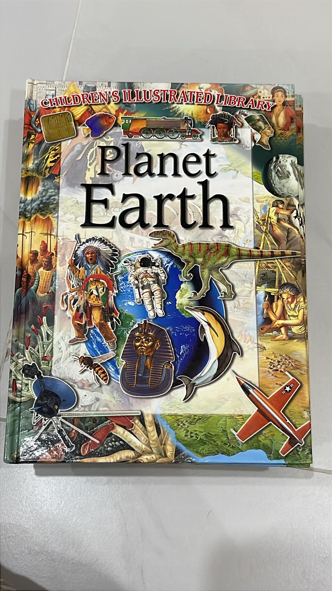 Planet Earth (Children's Illustrated Library)